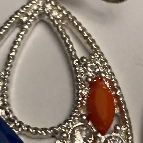 Silver Tone Paint Palette Earrings - Picture 4 of 13